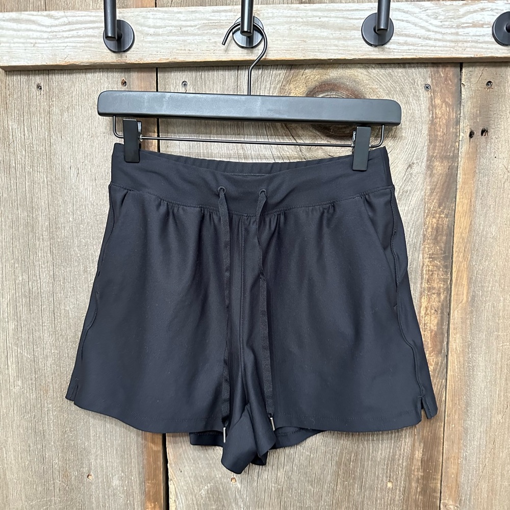 NWOT Old Navy PowerSoft Short High Waist in Black Size Small